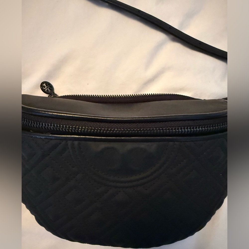 Tory Burch Black Quilted Crossbody Bag - Picture 8 of 9